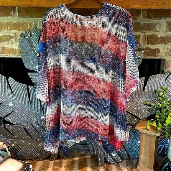 Nwot Catalog Favorites OS Patriotic Fishnet Tunic/Coverup with Wooden Buttons - Picture 2 of 6